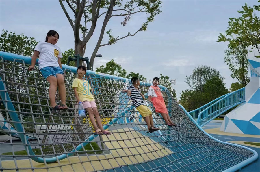 如何提高水上游樂設(shè)備的安全性?-1410