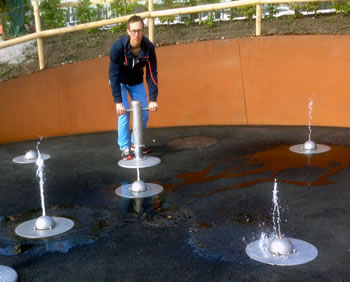 按壓式戲水噴水游樂設(shè)備