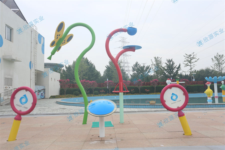 旋轉倒水桶戲水游樂設備