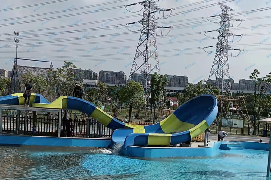 迷你飛天回旋水上滑梯