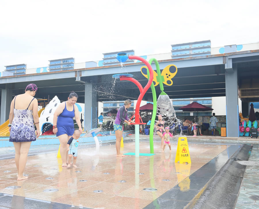 旋轉倒水桶戲水游樂設備