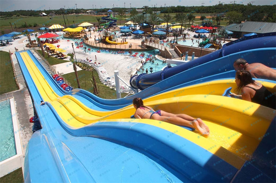 多滑道水上競速滑道