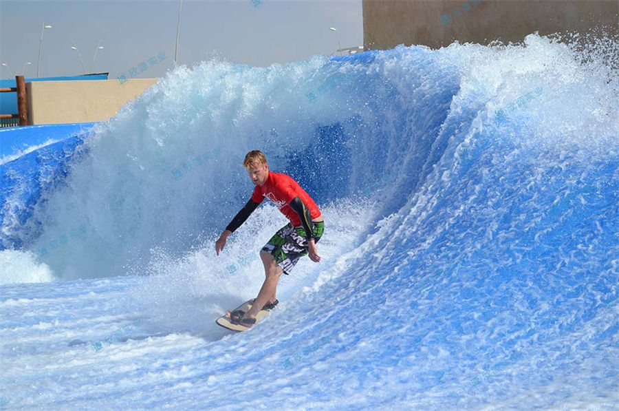 卷曲海浪沖浪模擬器