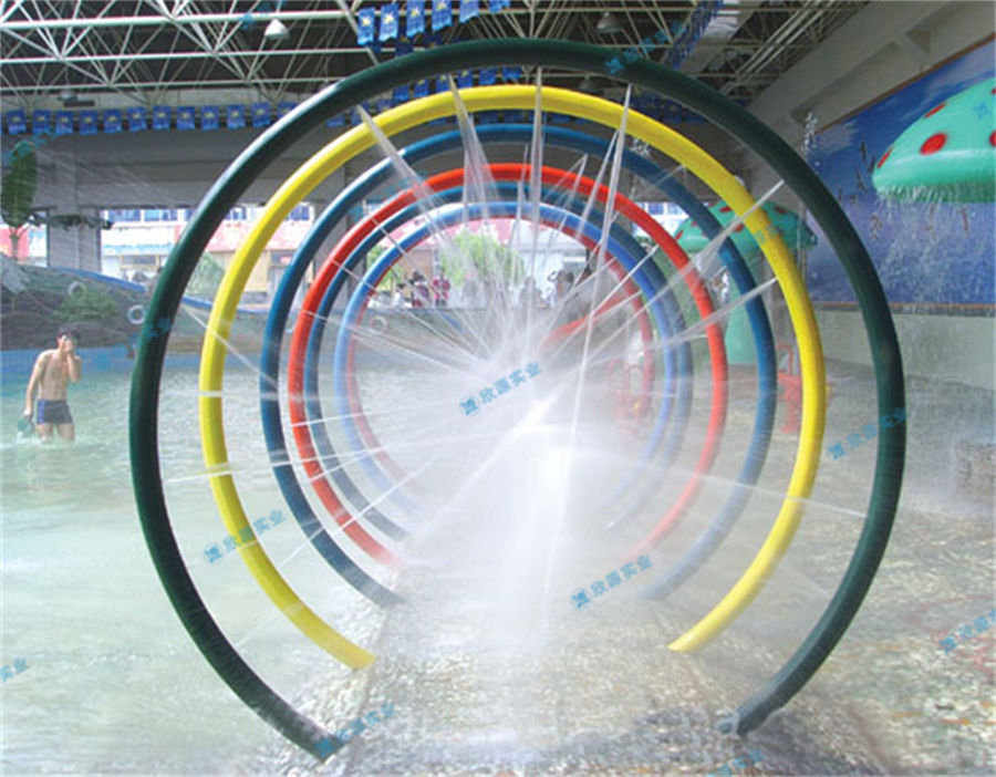 七彩戲水圈噴水游樂設備廠家