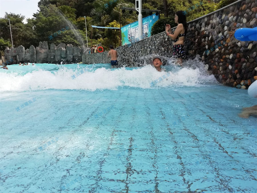 室外水樂園人工造浪池