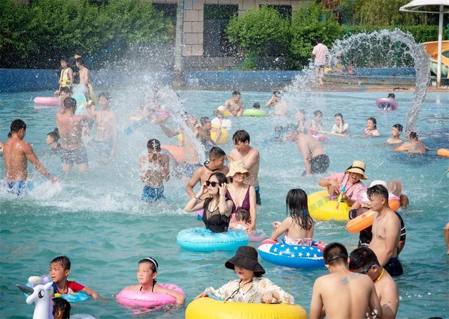 水上樂園人工造浪池