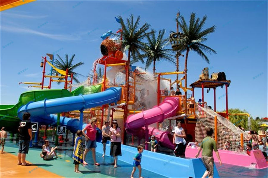 水上樂園設備的造型相當豐富
