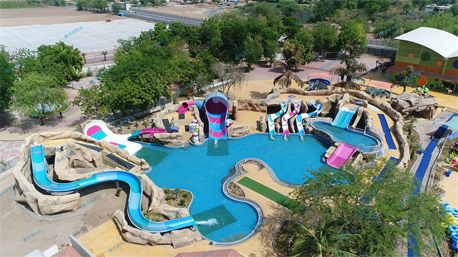 【水上樂園設備】充氣蹦床有多種型號可供選擇