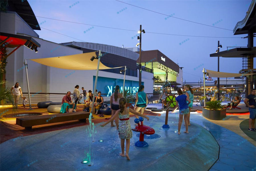 讀懂這些,選購(gòu)稱(chēng)心如意的移動(dòng)水上樂(lè)園設(shè)備不再難