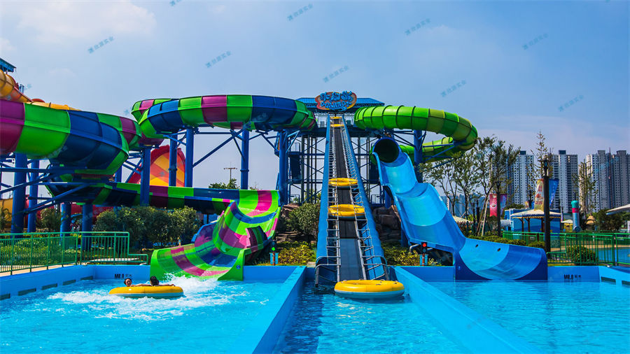 水上樂園滑滑梯也是水上樂園很多項(xiàng)目中的一個(gè)
