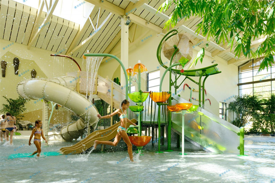 水上樂園設計的游客救護和急救設施如何保障安全?-7896