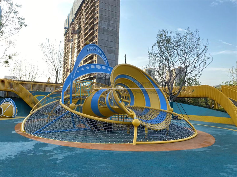 戶外異形攀爬網游樂設備定制